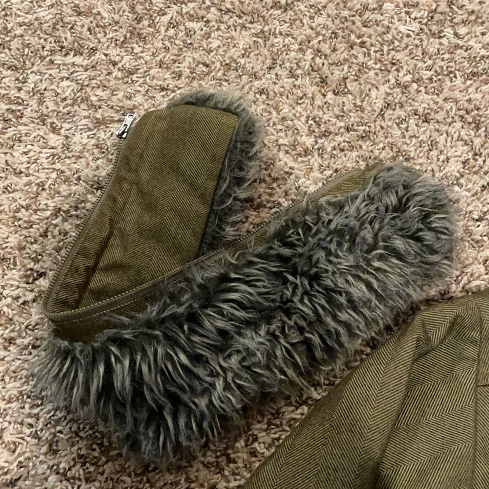 SOLD😍NORTH FACE XS women’s winter/fall jacket faux fur trendy  olive green belt - Picture 17 of 17